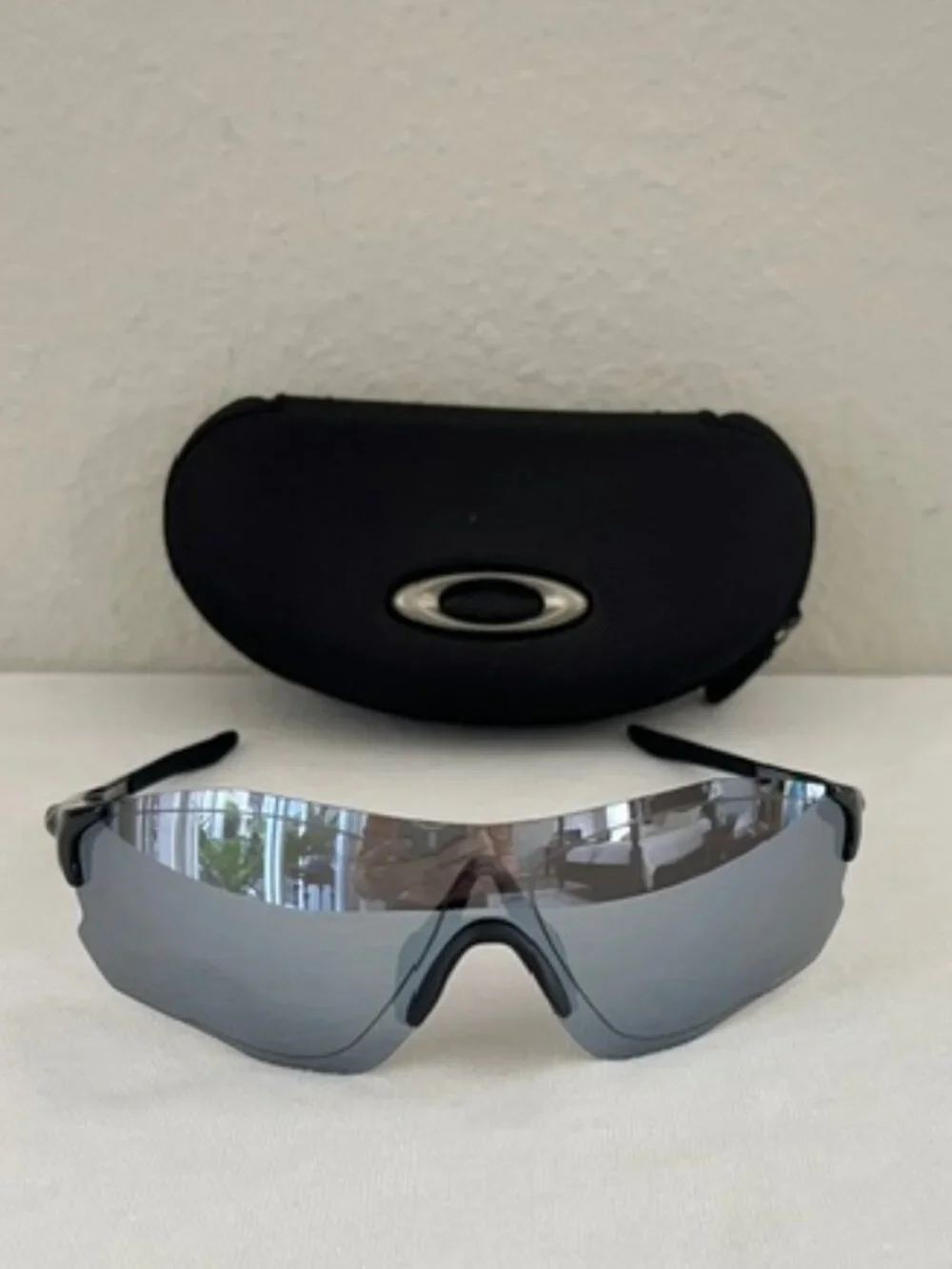 Oakley OO9313-1438 EVZero Path Unisex Sport-Casual Sunglasses -Black